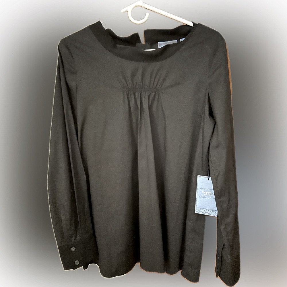 Simply Vera Vera Wang shirt with gold zipper.